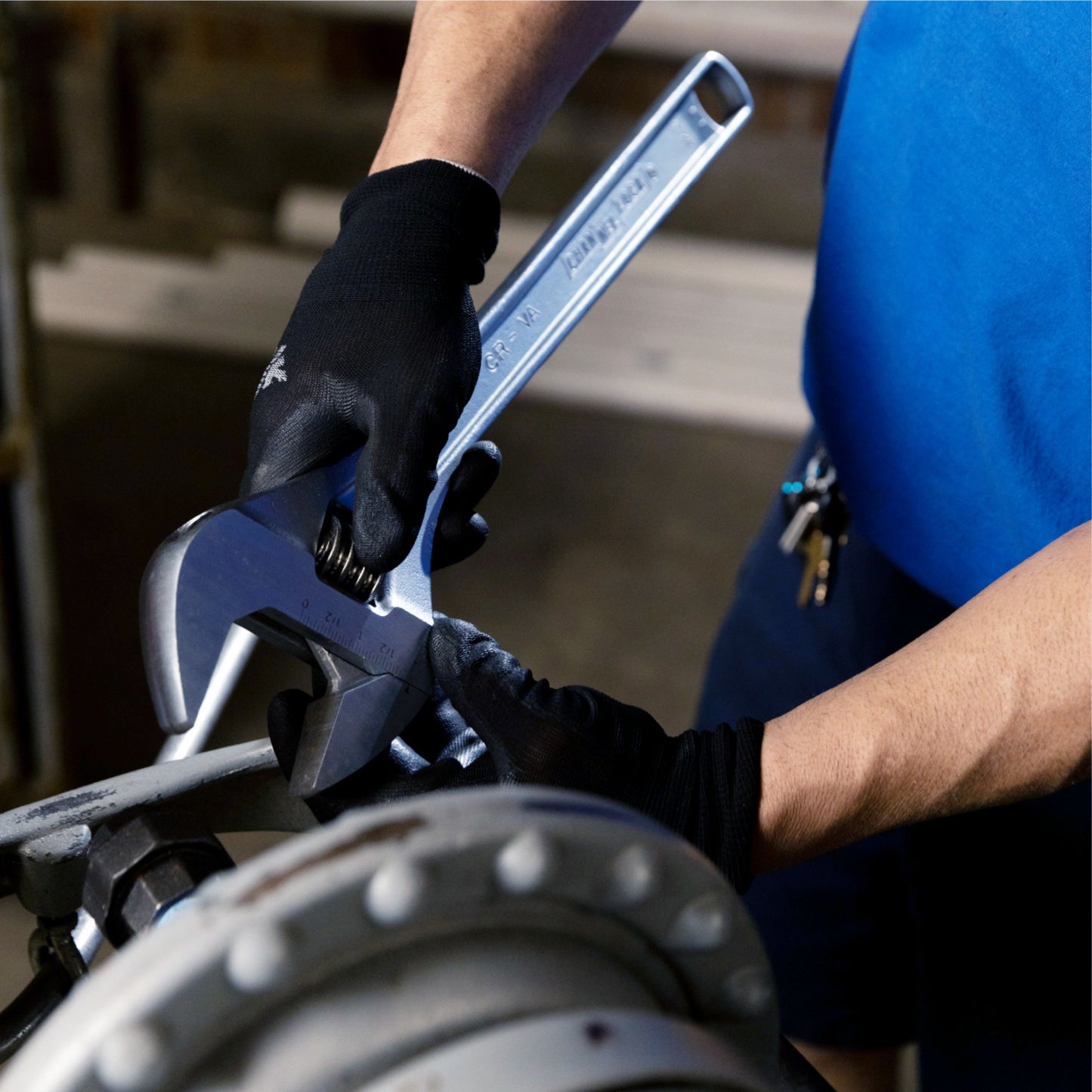 18-inch Adjustable Wrench (818)